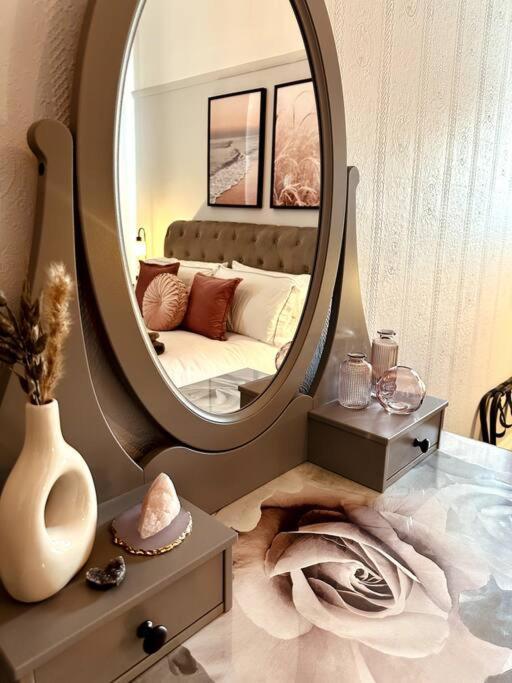 The Retreat - Large Luxury Apartment, Two Mins From Beach ボーンマス エクステリア 写真