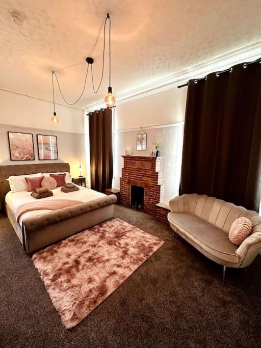 The Retreat - Large Luxury Apartment, Two Mins From Beach ボーンマス エクステリア 写真